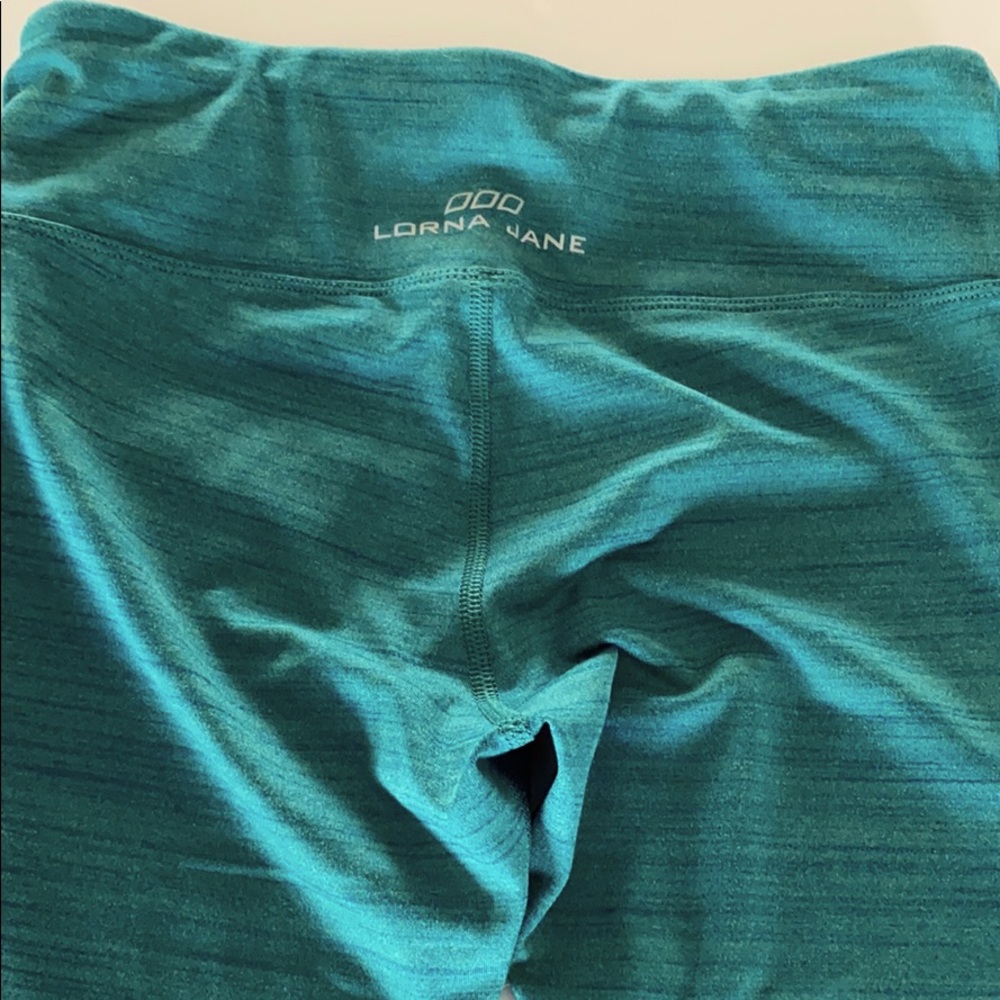 Lorna Jane cropped legging